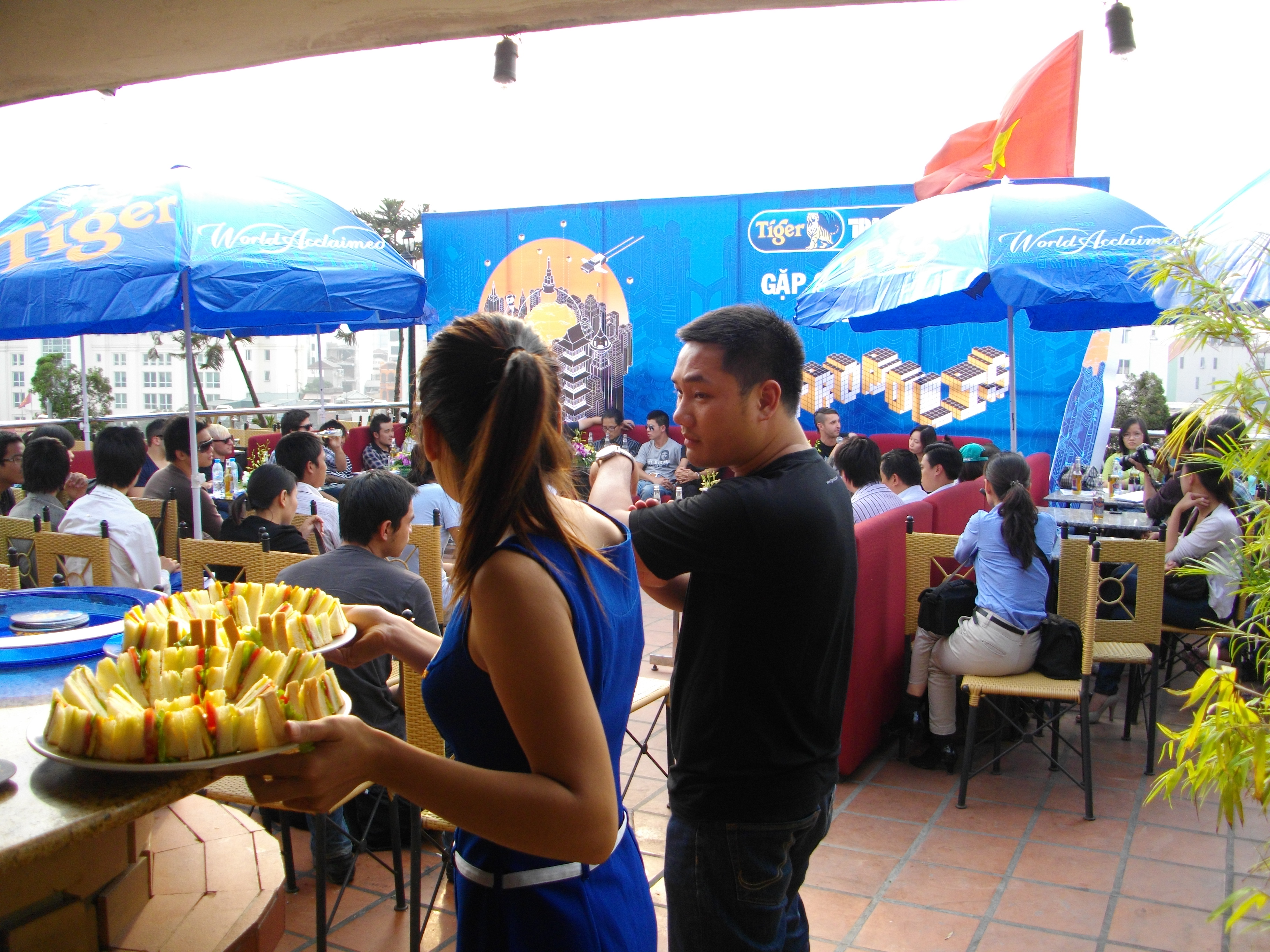 Tổ chức sự kiện